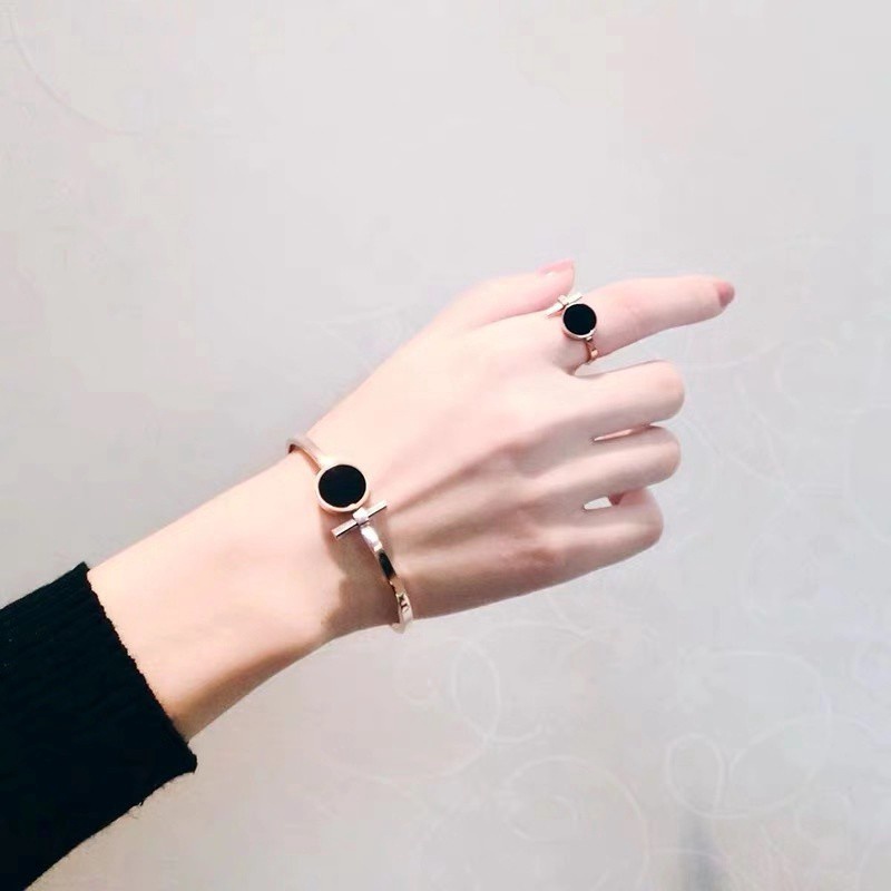 Bông Tai Đính Đá Đen Phong Cách Preppy Độc Đáo | Vòng Tay Thép Titan Mạ Vàng 18K Nhiều Màu Sắc Thời Trang | Vòng Đeo Tay Thép Không Gỉ Dạng Vòng Tròn | Trang Sức Thời Trang Phong Cách Generous