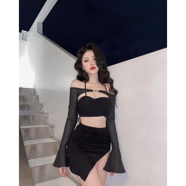 Set Crop phối lưới tay loe và chân váy nhún sexy