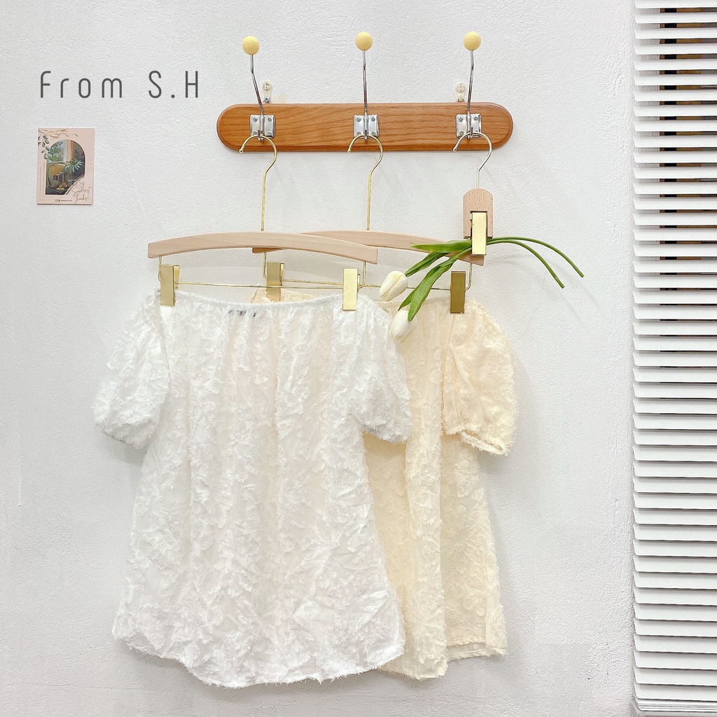 Áo trễ vai hoa xù siêu xinh