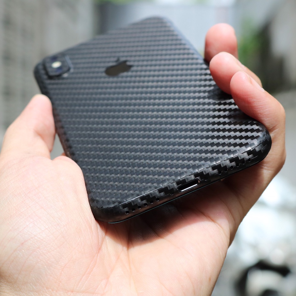 Skin dán full viền iPhone vân Carbon sần dễ dán