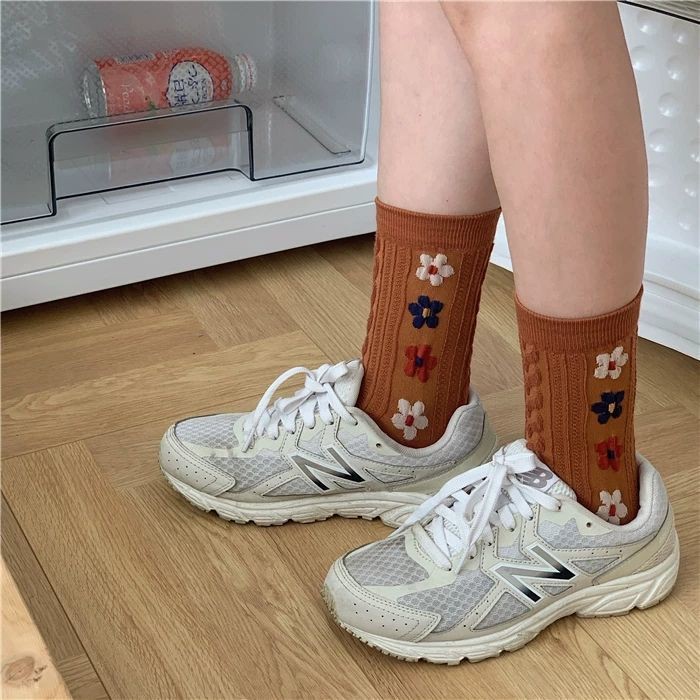 Vớ / tất cổ cao họa tiết in nổi - UniLabel