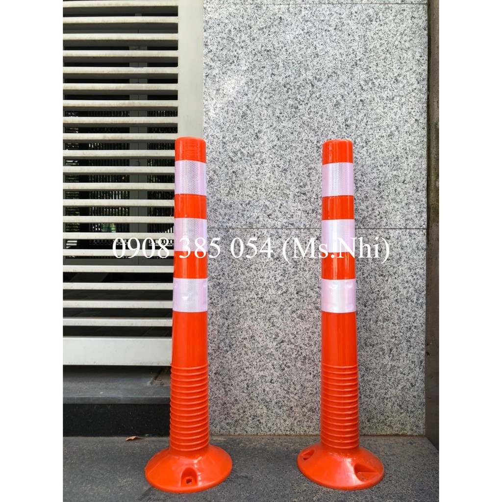 Cọc tiêu giao thông GT75B màu cam kèm phản quang - Hình thật