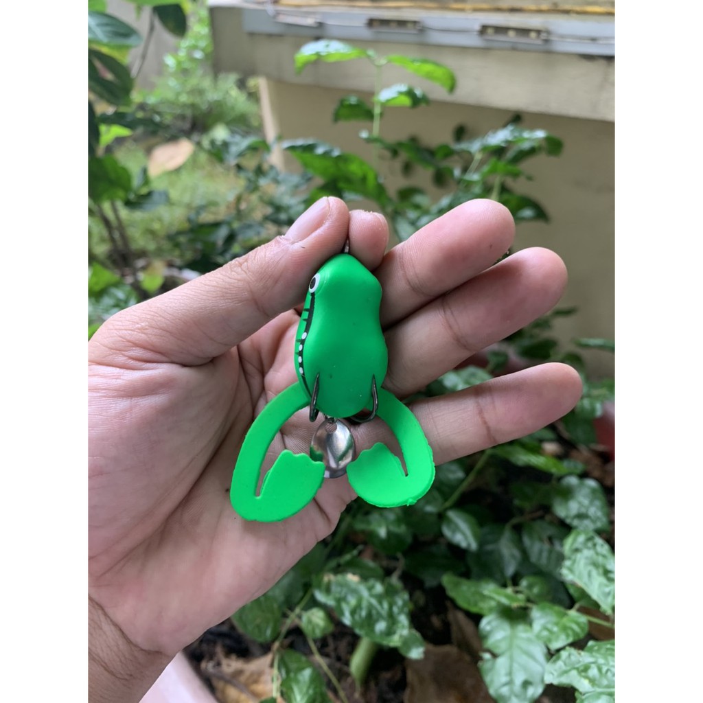 Mồi Câu Lure Frog KaKa , nặng 7gr , dài 3.5cm , gia công mô phỏng như thật , ( có đuôi và chân ) ( đồ câu coye )