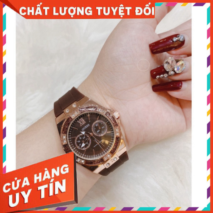 Đồng hồ guess nữ dây silicon bền đẹp, thiết kế sang trọng, trẻ trung, chống nước bảo hành 12 tháng