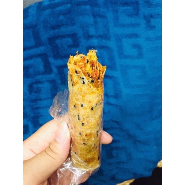 Bánh tráng nướng cuộn mắm ruốc