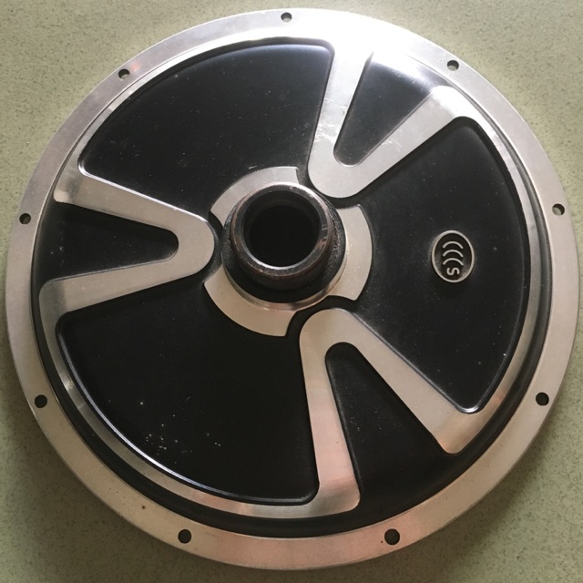 Nắp động cơ 9 lổ bi 6202