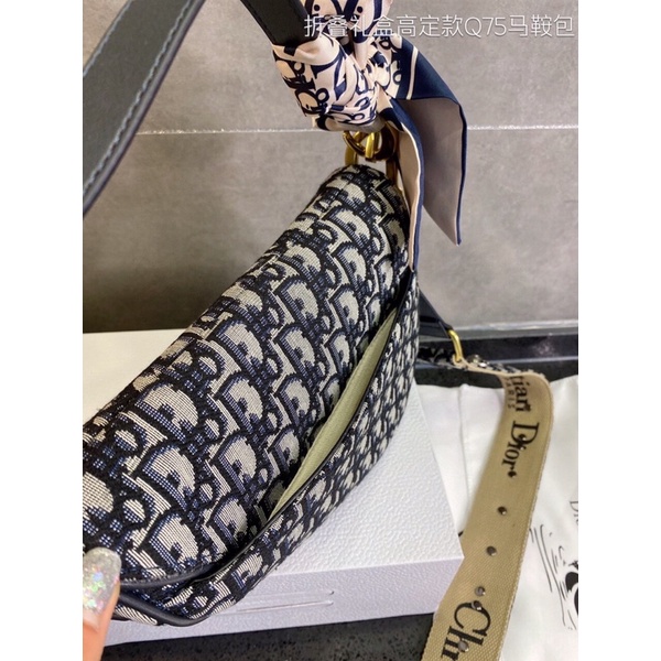 Túi xách diỏr Yên Ngựa hàng thêu sz 20 và 25 order trung