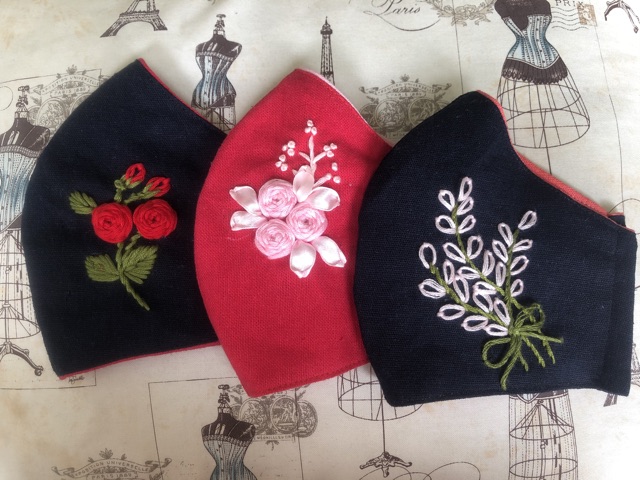 Khẩu trang thêu handmade mẫu mới | BigBuy360 - bigbuy360.vn