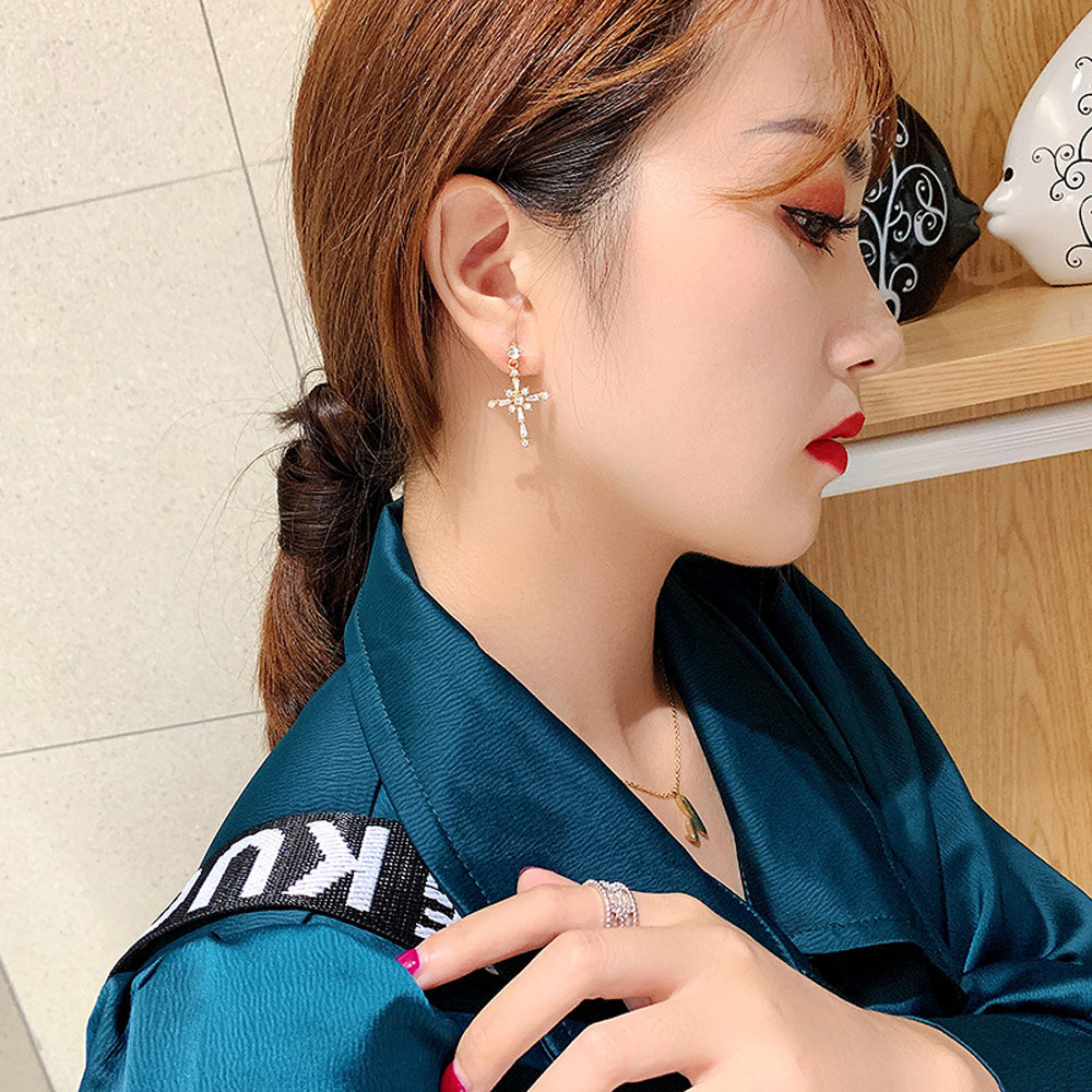 Bông Tai Nữ Đính Đá Phong Cách Tối Giản