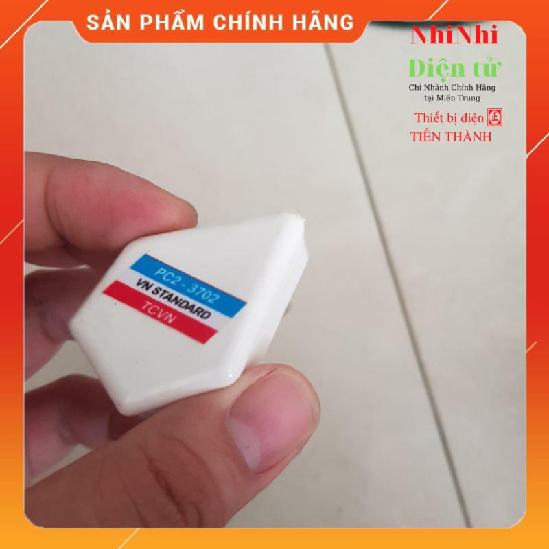 Phích cắm xéo 3 chấu  - Phích cắm điện 3 chân xéo PC2-3702- Công suất 16A