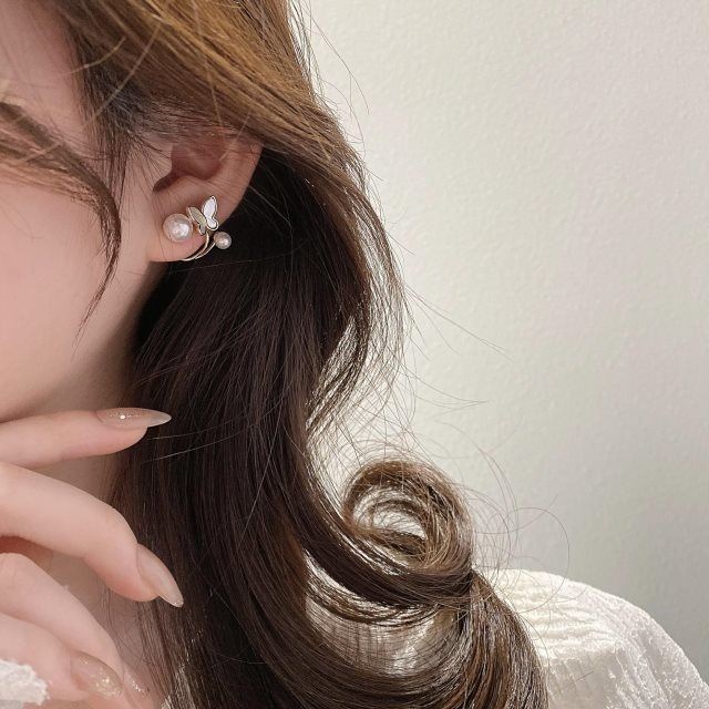 Khuyên Tai Hình Bướm Đính Ngọc Trai Sang Trọng Phong Cách Hàn Quốc 2022