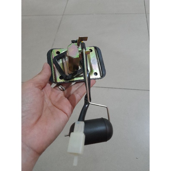 Báo xăng xe cúp 82 - 86