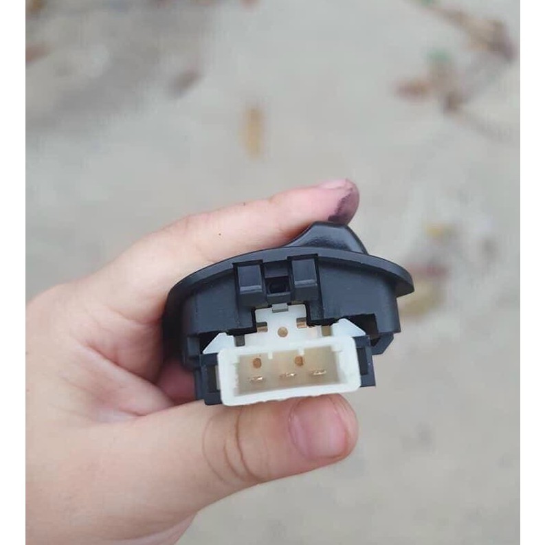 Công Tắc Tắt Đèn Xe Đời Mới,Không có công tắc tắt đèn