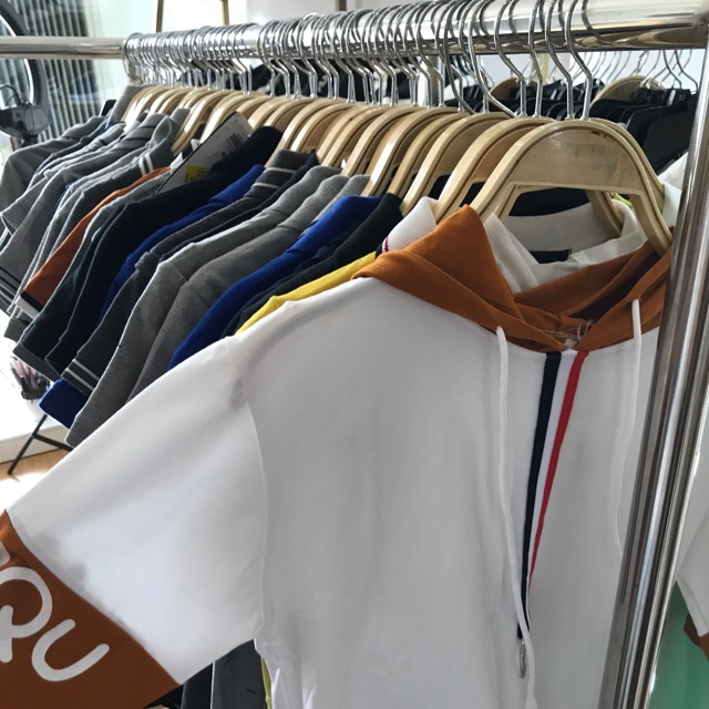 Quần áo khách đặt livestream shoppe