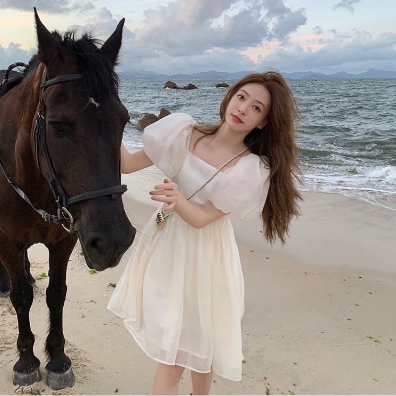 Váy trắng tay bồng phong cách ulzzang