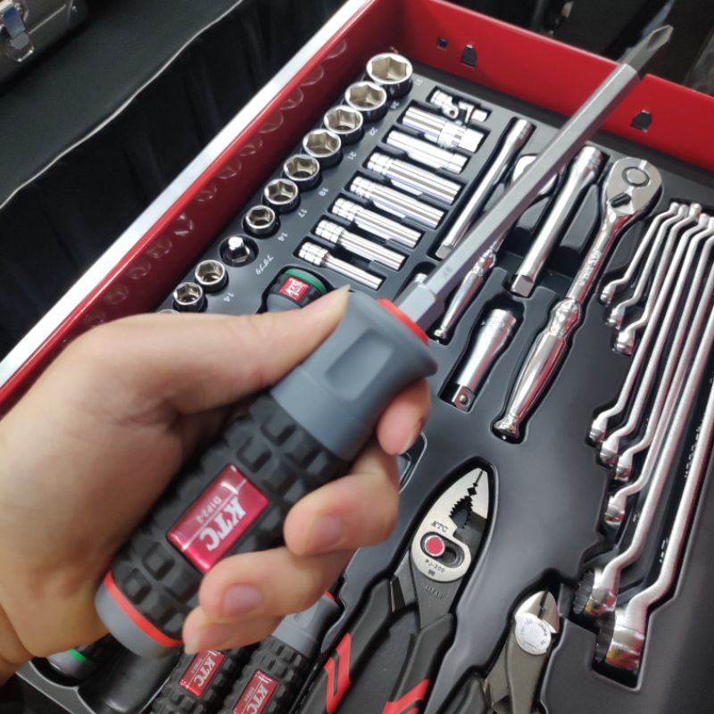 Tô vít KTC Nhật 2 cạnh và 4 cạnh dài 210mm  D1P2-2 và D1M2-6 - Tô vít được dùng trong hãng YAMAHA Việt Nam