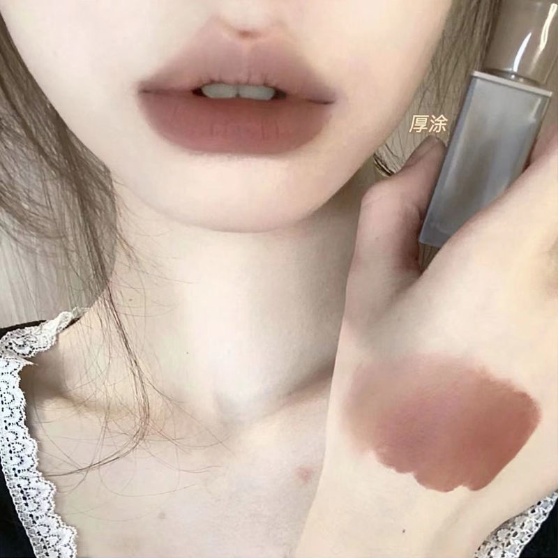 Son Kem Hai Đầu Hiệu Ứng Nhung Lì Màu Trà Sữa Và nude Trang Điểm Má Hồng
