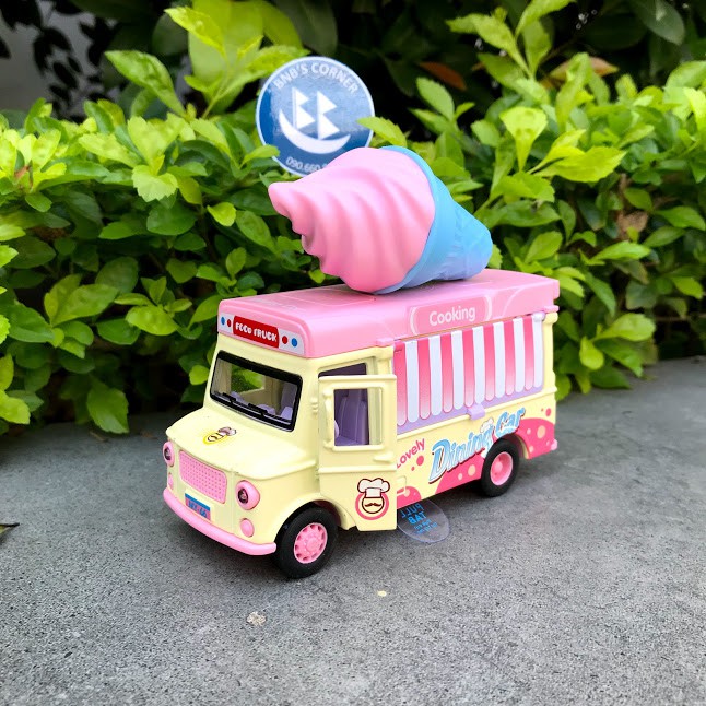 Mô hình đồ chơi xe bán kem lưu động có đèn và âm thanh bằng kim loại