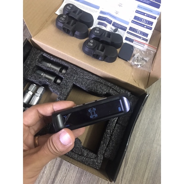 cảm biến áp suất lốp trong ô tô sạc pin năng lượng mặt trời - sạc usb