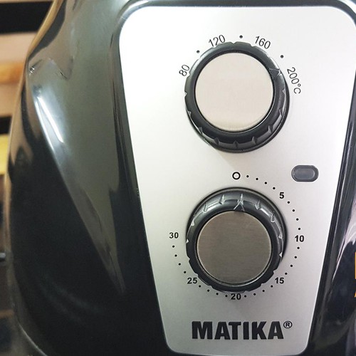 Nồi chiên không dầu 3.2L Matika MTK-9132 khay chiên rời chống dính