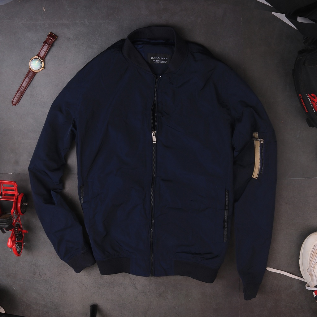 Xả cắt lỗ mẫu áo khoác bomber nam màu xanh rêu