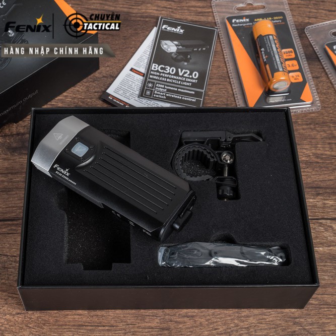 Đèn Pin Xe Đạp Fenix BC30 V2.0