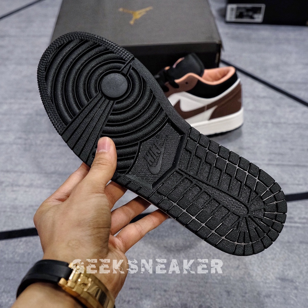 [GeekSneaker] Giày Sneaker Jordan 1 Low " Mocha Brown " | BigBuy360 - bigbuy360.vn