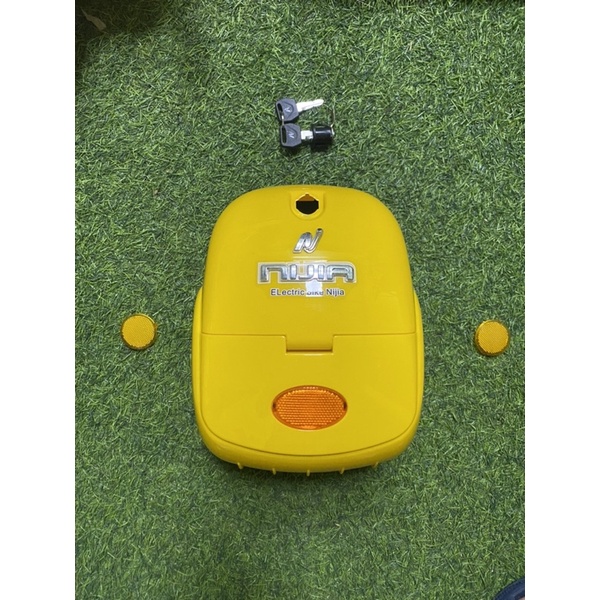 Bộ cốp trước xe điện Ninja màu vàng