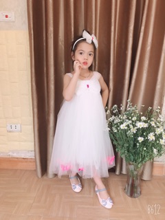 Váy công chúa trắng
