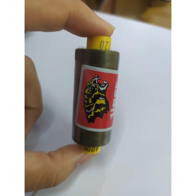 Chỉ may tiger 2 màu trắng đen giá rẻ, chỉ tiger màu | Tiệm May Bí Ngô