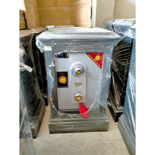 két sắt khoá cơ giảm giá