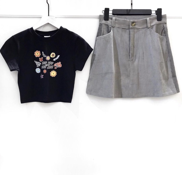 Áo thun lụa croptop body thêu hoạ tiết
