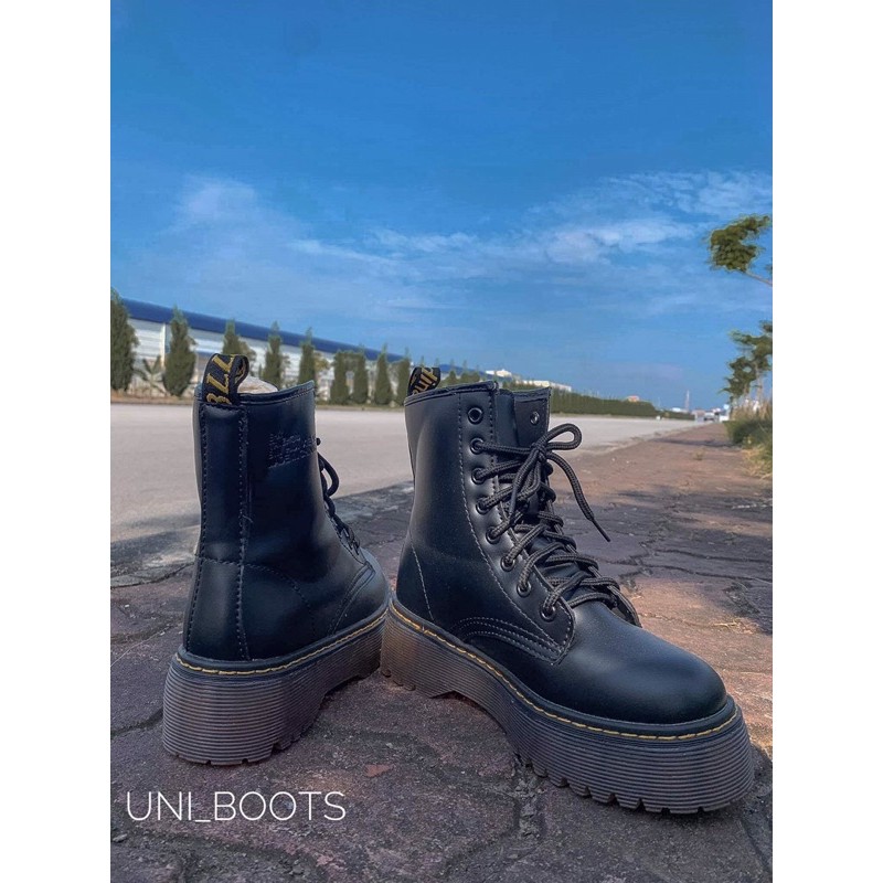 MEI BOOTS SẴN TRẮNG SIZE 39- Boots đế cao . Dáng dr marten xinh xắn