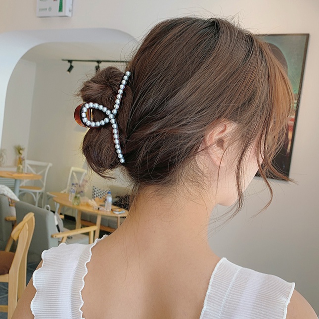 Kẹp tóc càng cua đính hạt ngọc trai duyên dáng nữ tính