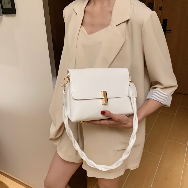 Túi xách đeo chéo thời trang Hàn Quốc cho nữ