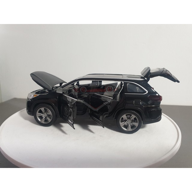 Xe mô hình Toyota Highlander, tỉ lệ 1:32