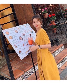 ĐẦM VÀNG CỔ V XẾP LI EO🌸