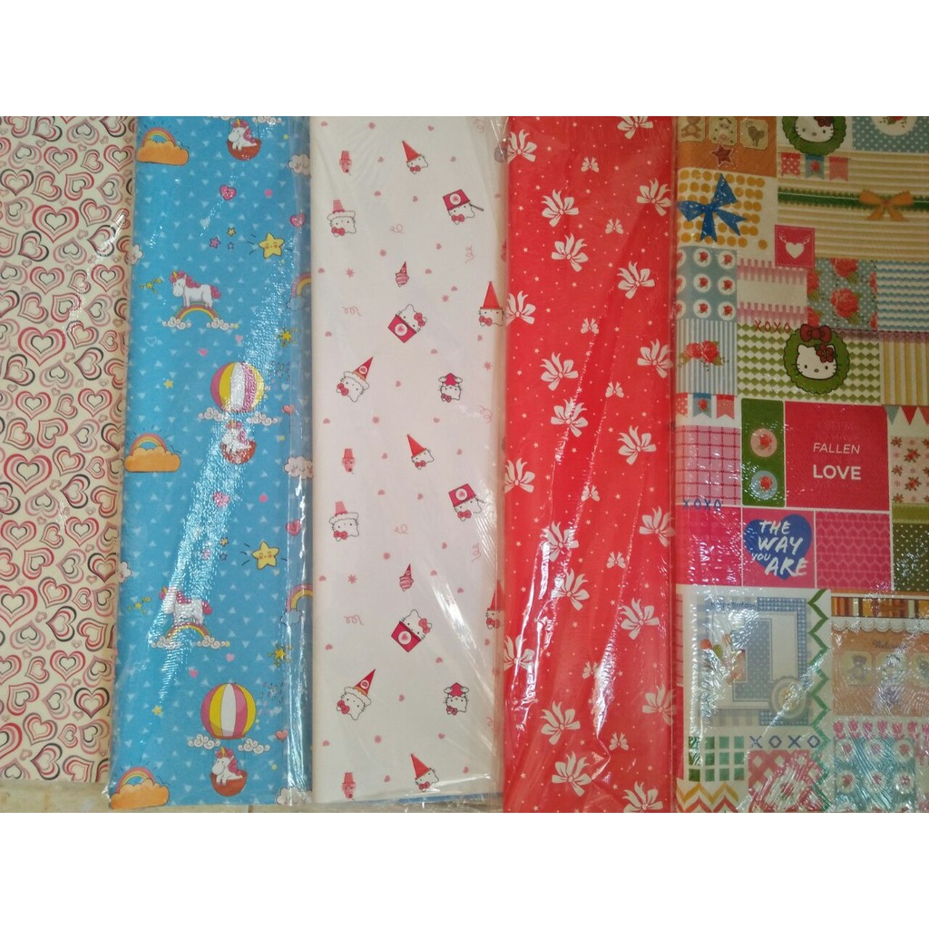 50 tờ giấy gói quà in hình 50x70cm kèm 50 nơ rút 50cm