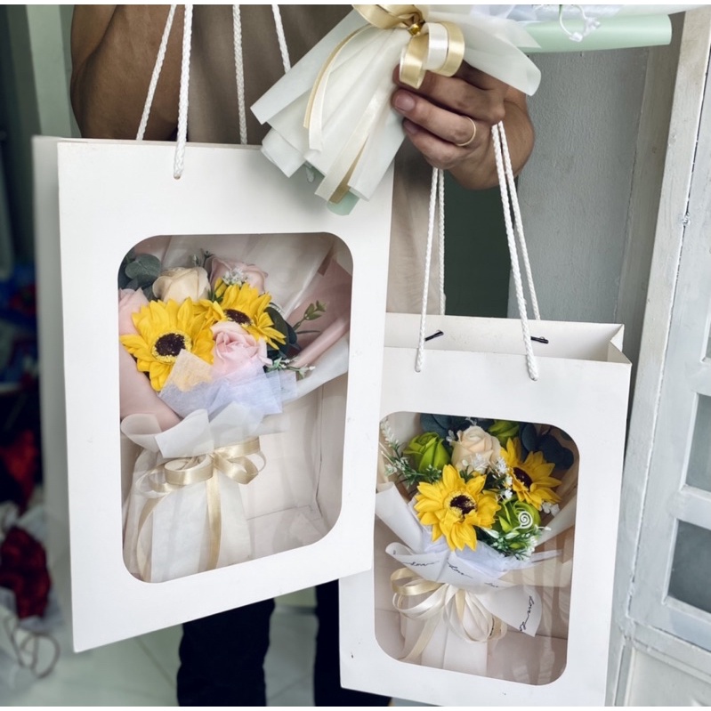 Túi giấy đựng hoa sang chảnh