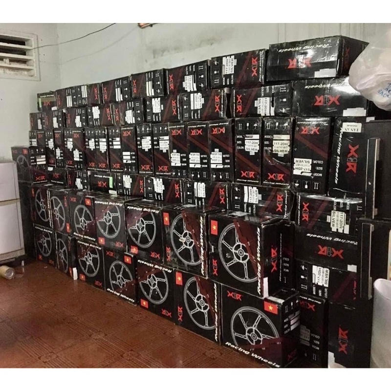 Mâm Yaz X1R ex150/ winner. Bản chuẩn: 1.6-1.85. 2 mà đen bạc.Tặng kèm đĩa trước