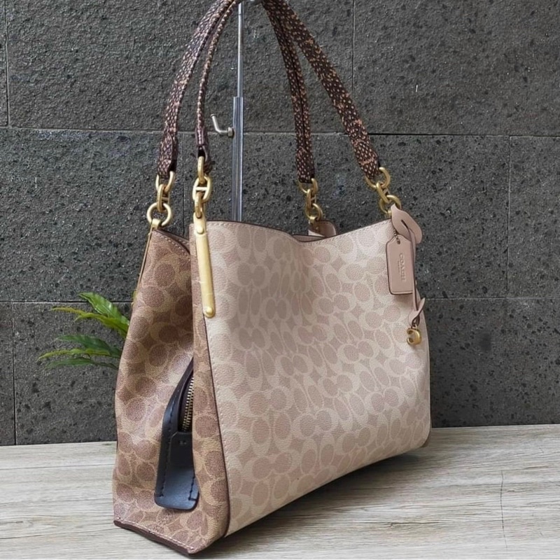 Coach mẫu công sở | BigBuy360 - bigbuy360.vn