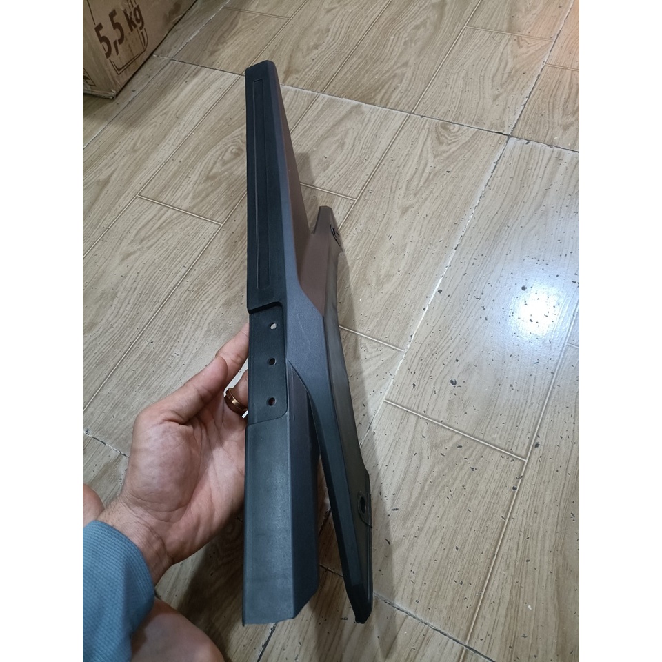 Catte che sên Winner 150, Winner X nhựa đen