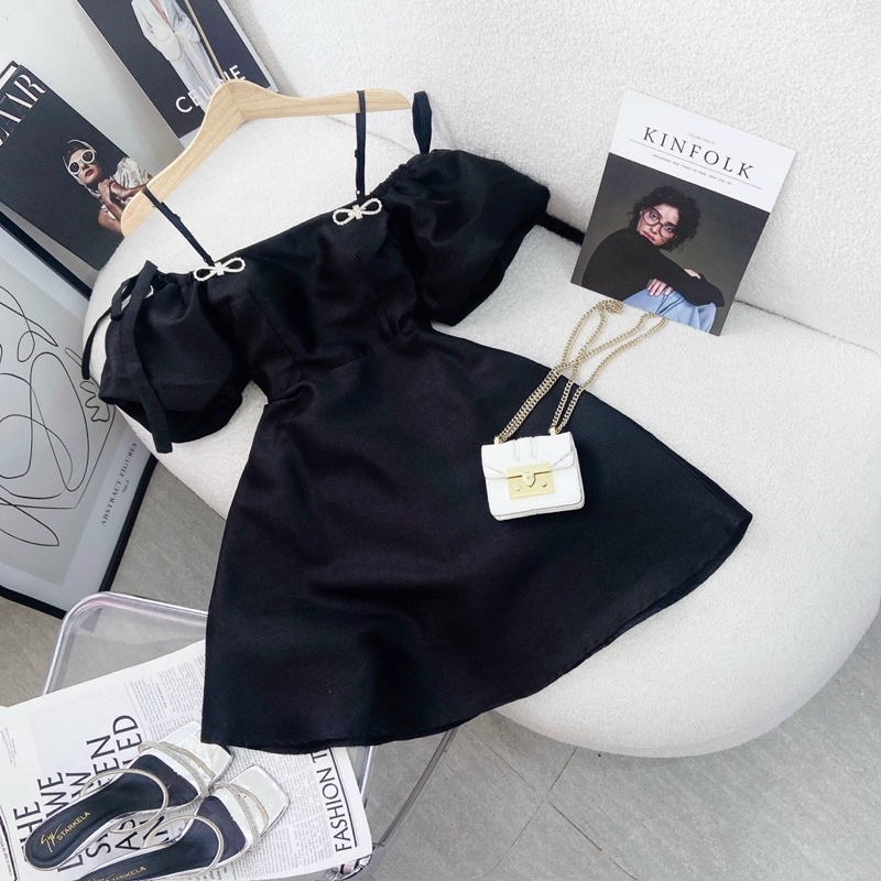 ĐẦM ĐEN RỚT VAI TAY BỒNG ĐÍNH NƠ