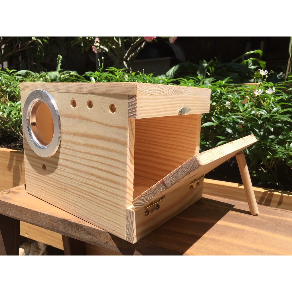 1 TỔ CAO CẤP 30x20x20 CÓ VÒNG ỐP LỖ TỔ BẰNG NHÔM DÀNH LÀM TỔ ĐẺ, TỔ NGỦ CHO COCKATEIL, GREEN CHECK, NGỰC HỒNG