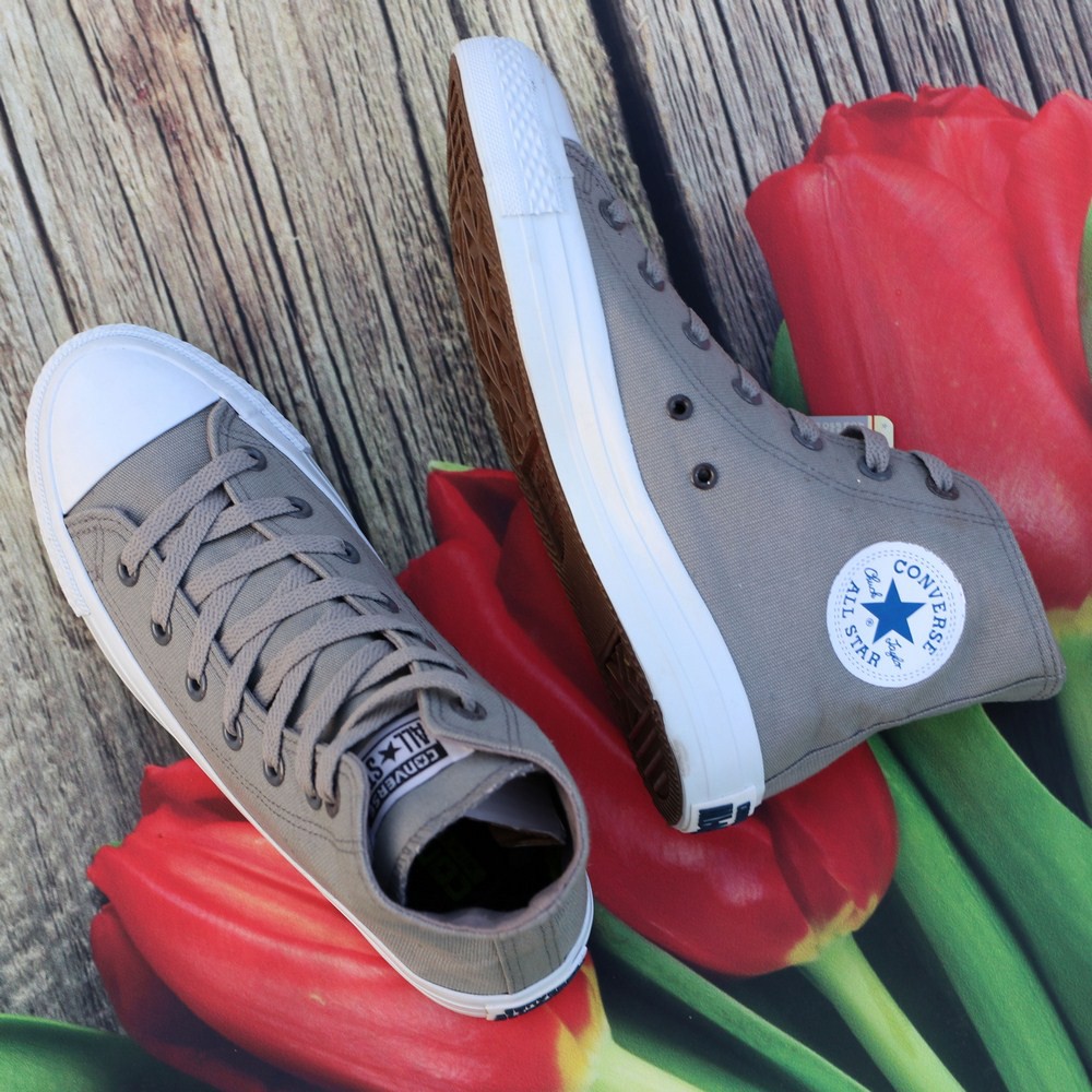 Giày Sneaker Chuck 2 Xám Nhạt Nam Cổ Cao ZRF | BigBuy360 - bigbuy360.vn