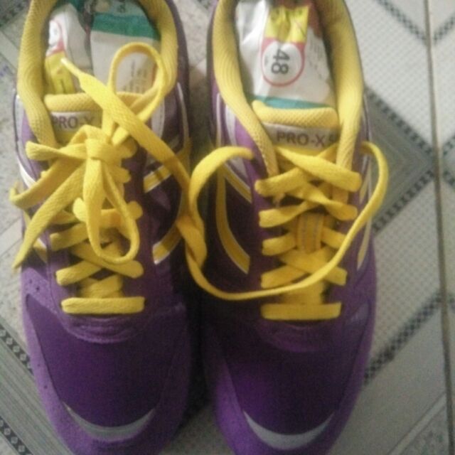 Giầy hiệu newbalance