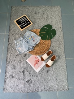 Thảm xám tro ngắn