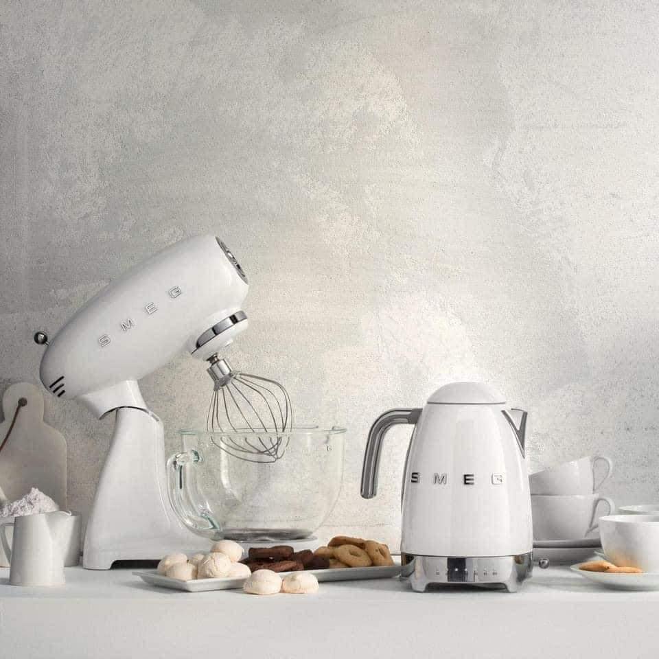 Ấm siêu tốc SMEG  có điều chỉnh nhiệt độ