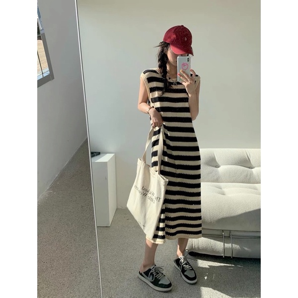 Đầm kẻ ngang dáng dài maxi chất len lưới phong cách , Váy maxi sát nách hoạ tiết kẻ sọc ngang chất len lưới