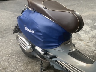BAO PHỦ THÂN XE VESPA